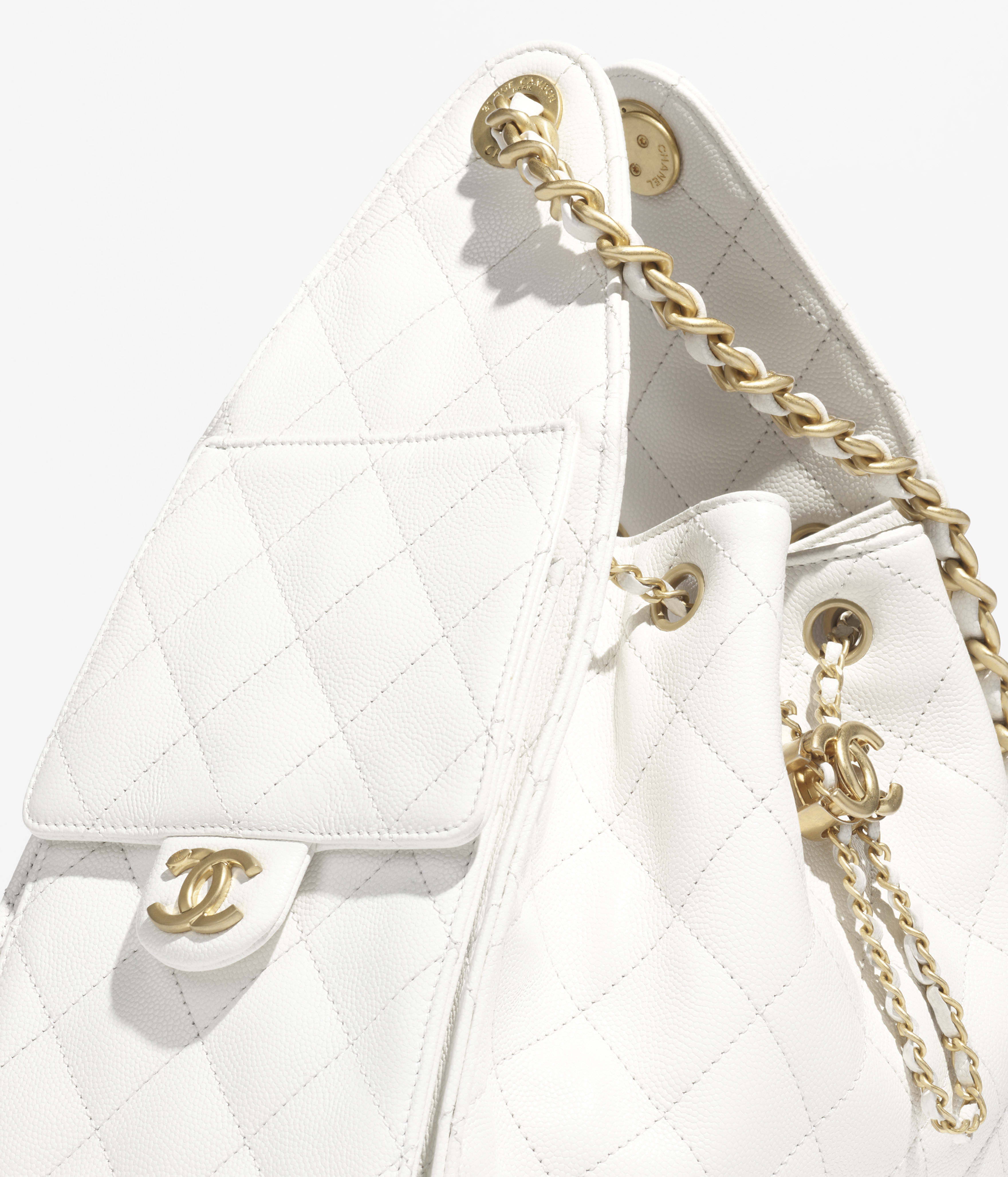 Borsa CHANEL 25 piccola - Bianco - Pelle martellata & metallo effetto dorato - vista artistica 4